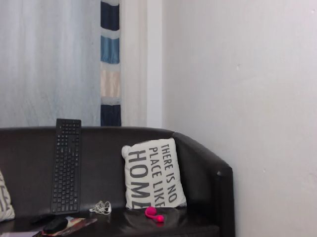 Live sex webcam photo for MishaMarie #269600463