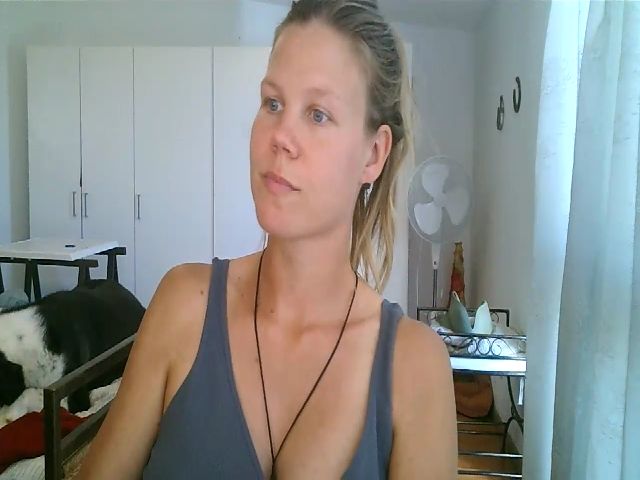 Live sex webcam photo for CallMeMaria #269604151
