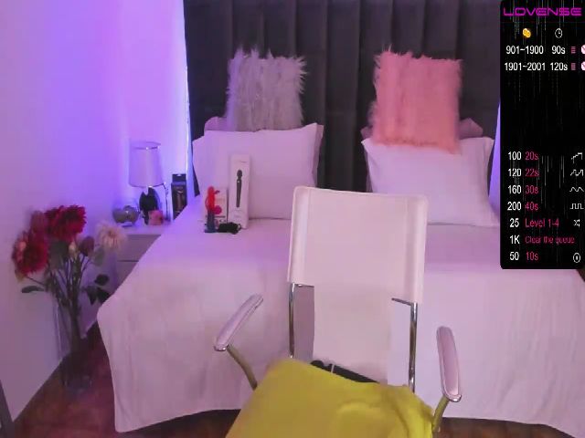 Live sex webcam photo for Lupe_blue #269596888