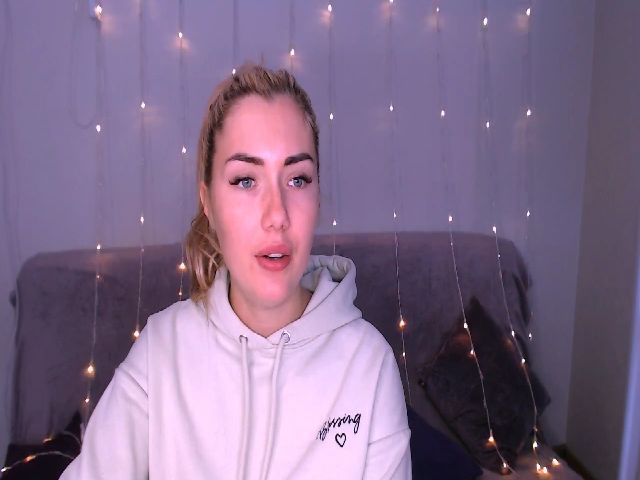 Live sex webcam photo for TrishKlein #269599349