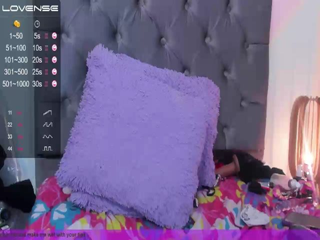 Live sex webcam photo for Violetatoo #269600312