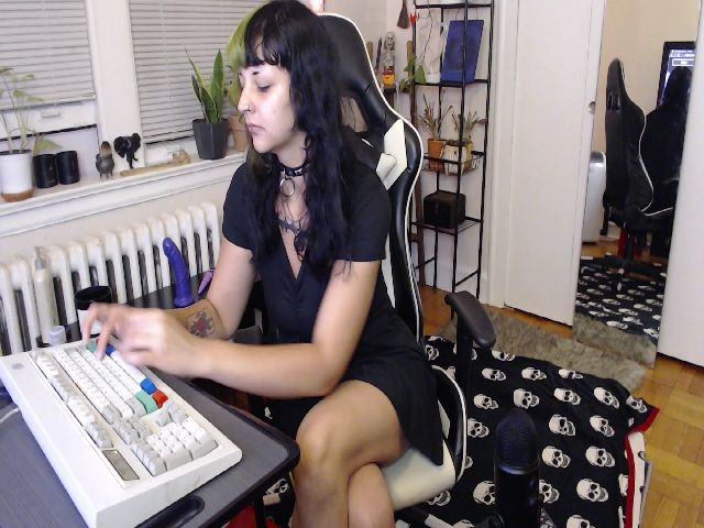 Live sex webcam photo for YourDruidess #269597250