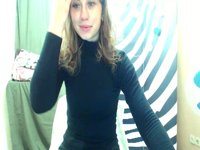 Live sex webcam photo for HeartGirl #269599097