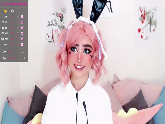 Live sex webcam photo for LizzyHoney_ #269606468
