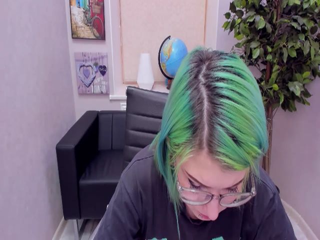 Live sex webcam photo for EllieSmile #269594805