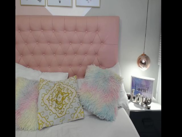 Live sex webcam photo for ema_zz #269599447