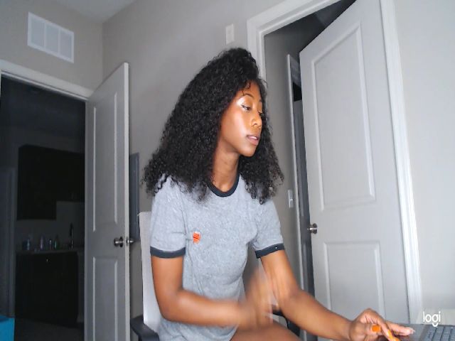 Live sex webcam photo for Seven #269611524