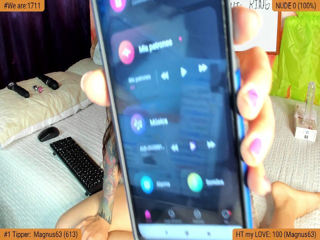 Live sex webcam photo for Miss_Foxie #269604888