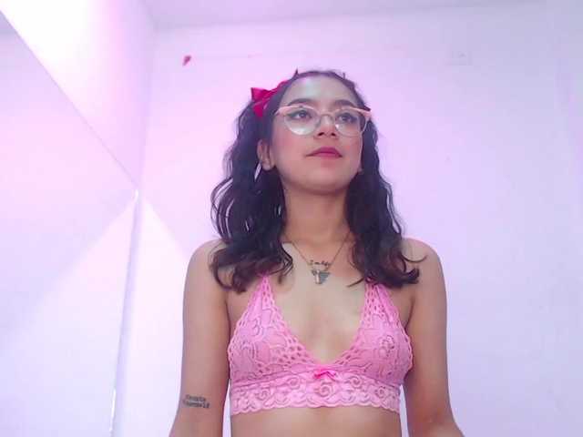 Live sex webcam photo for SweetBlly #269598543