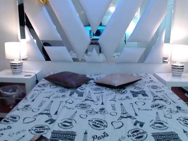 Live sex webcam photo for Cami-BigBoobs #269603069