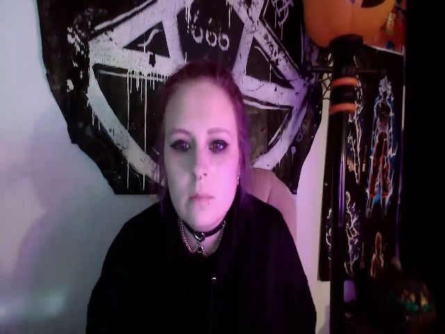 Live sex webcam photo for Weetziebabe #269605631