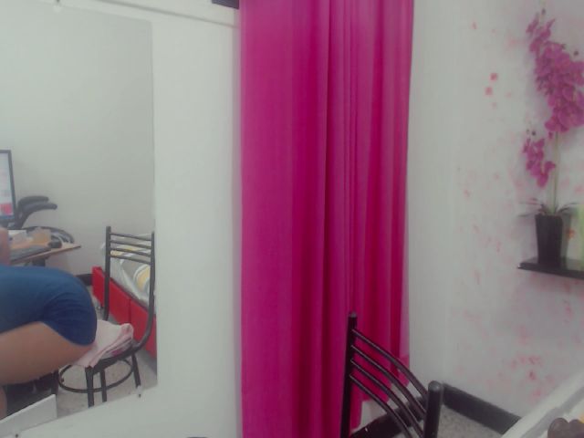 Live sex webcam photo for Alejandra_06 #269600610