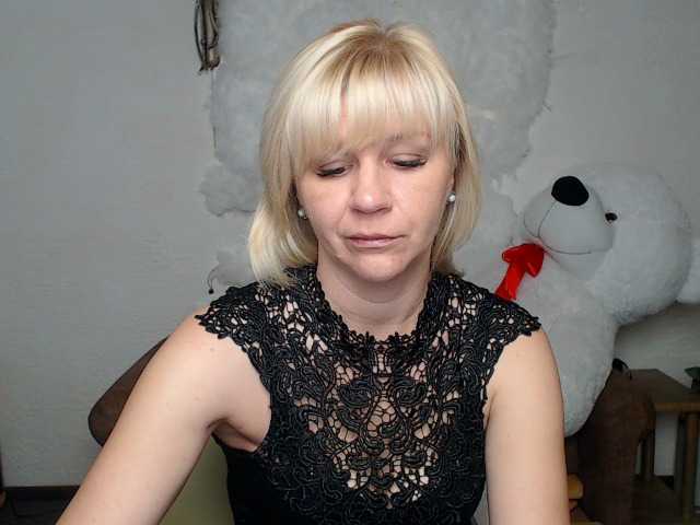 Live sex webcam photo for Amelistranger #269598175