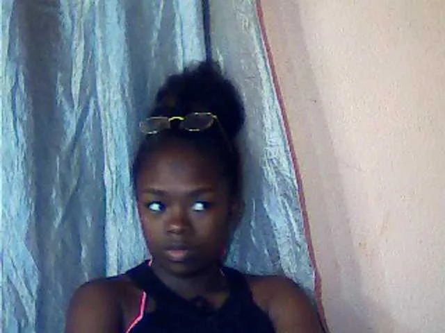 Live sex webcam photo for Errah #269599036