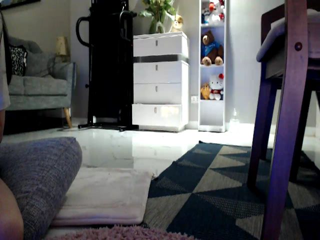 Live sex webcam photo for JUICY_KRISSY #269601156