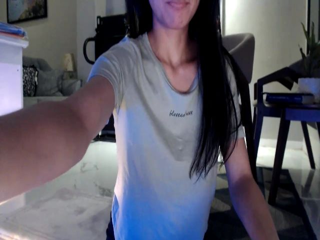 Live sex webcam photo for JUICY_KRISSY #269601395