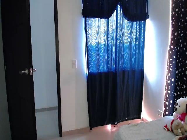 Live sex webcam photo for Grace_19 #269605099