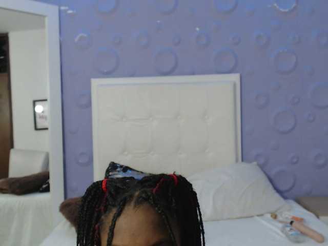 Live sex webcam photo for sheyla-2021 #269607270