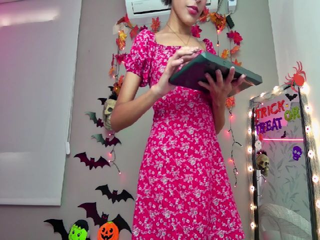 Live sex webcam photo for Nicollxteen #269609296