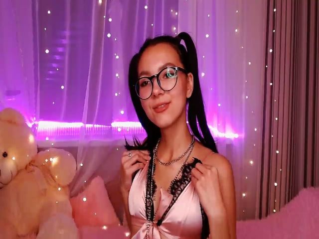 Live sex webcam photo for PenelopeLaf #269606348