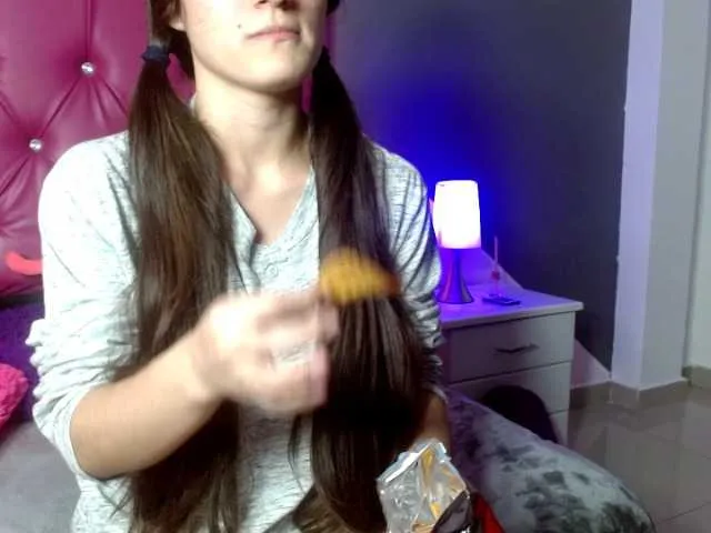 Live sex webcam photo for veronica-cam #269593096