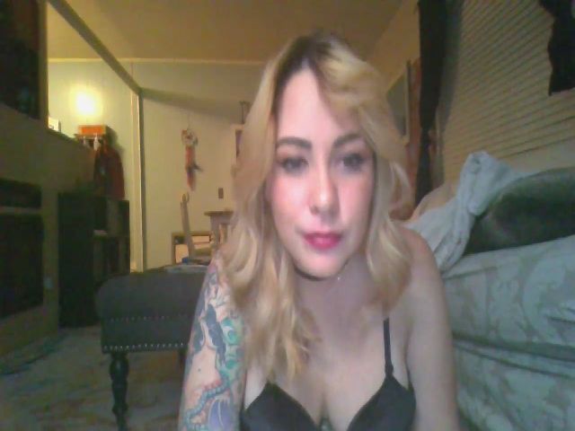 Live sex webcam photo for Felicityfox90 #269595715