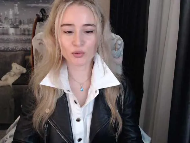 Live sex webcam photo for xyliganka777 #269612318