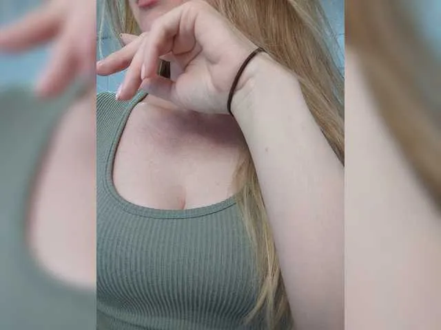 Live sex webcam photo for Malinkae #269626161