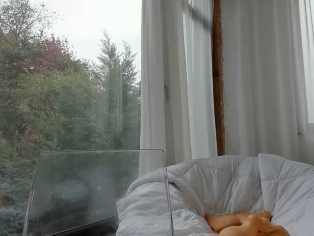 Live sex webcam photo for MissAriana #269621441