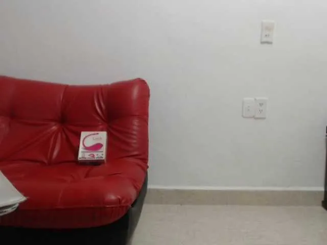 Live sex webcam photo for MiaRosse- #269626644