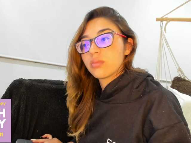 Live sex webcam photo for Charlotte-mwc #269618650