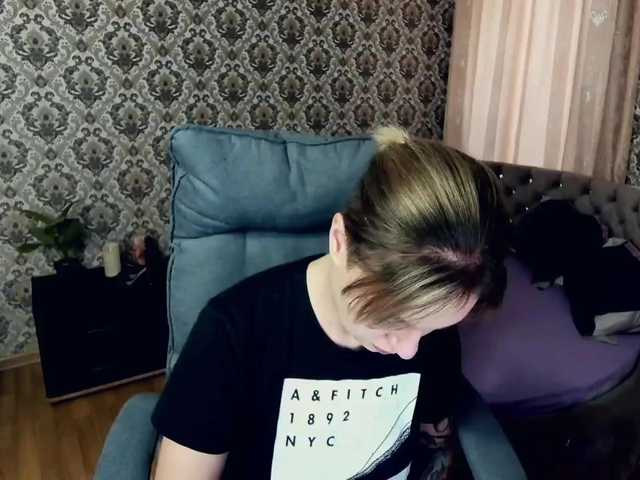 Live sex webcam photo for SkyEyesss #269626587