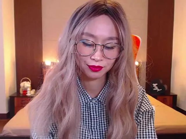 Live sex webcam photo for LiuSeon #269622574