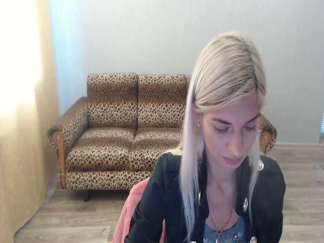 Live sex webcam photo for SexyBeatriice #269618921