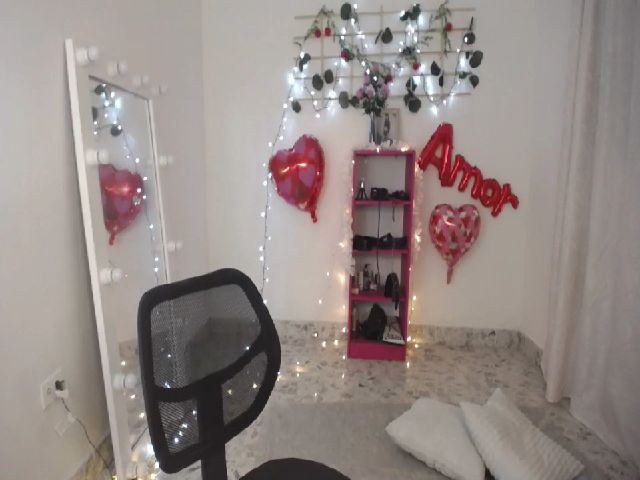 Live sex webcam photo for Stephy_18 #269620657