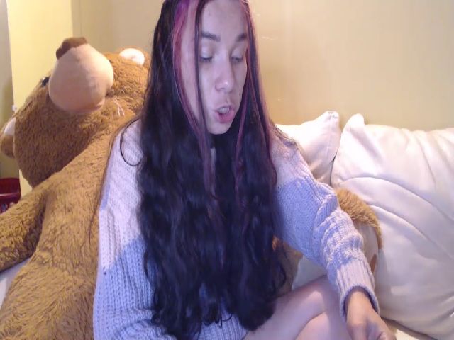 Live sex webcam photo for Joanne7 #269617202