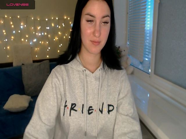 Live sex webcam photo for JenniferGill #269619311