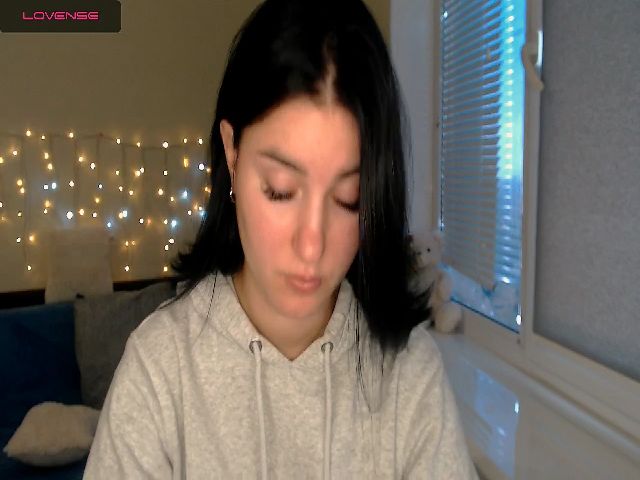 Live sex webcam photo for JenniferGill #269619789