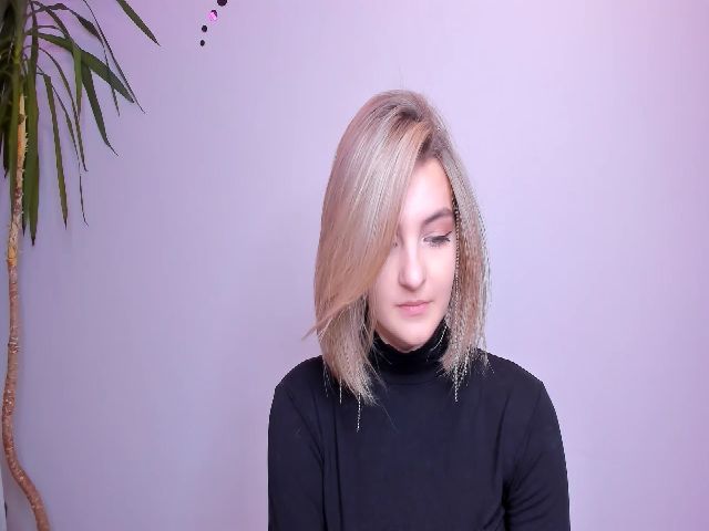 Live sex webcam photo for HelelGretta #269624450