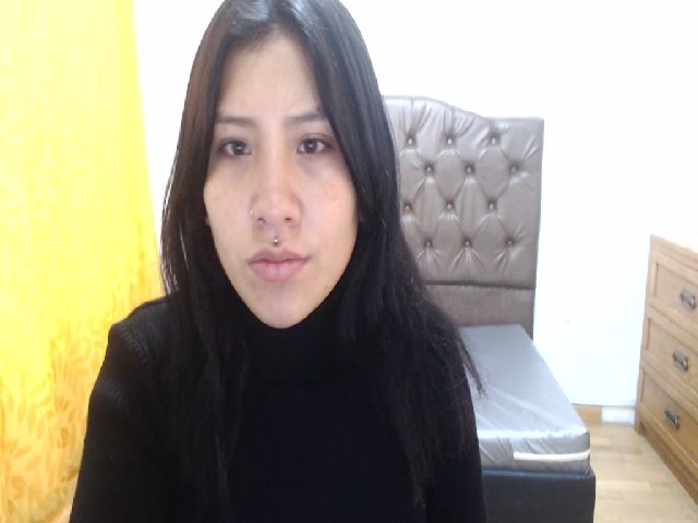 Live sex webcam photo for Emmaafox #269623024