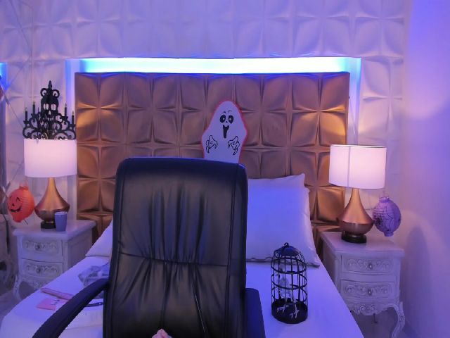 Live sex webcam photo for CandyLaw_ #269622689