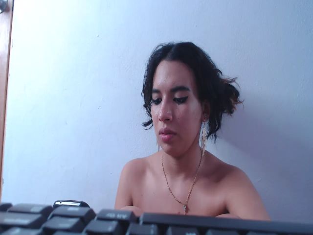 Live sex webcam photo for Dulce_maria_y #269615020