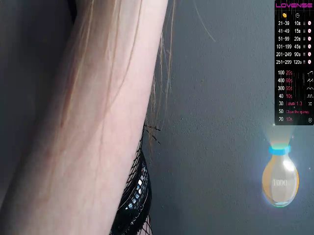 Live sex webcam photo for ValerieLotus #269615047