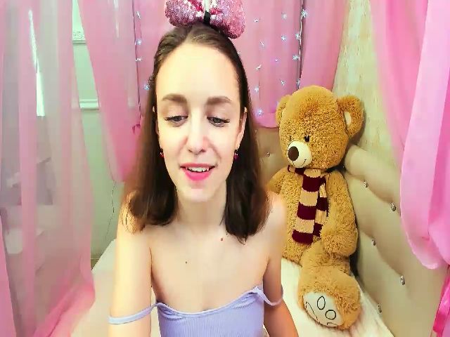 Live sex webcam photo for LIL_MAYA #269617128