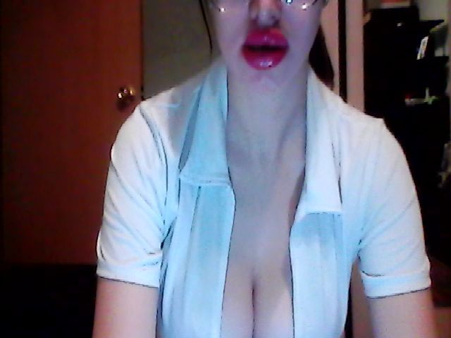 Live sex webcam photo for EmiliyaFoxy #269627796