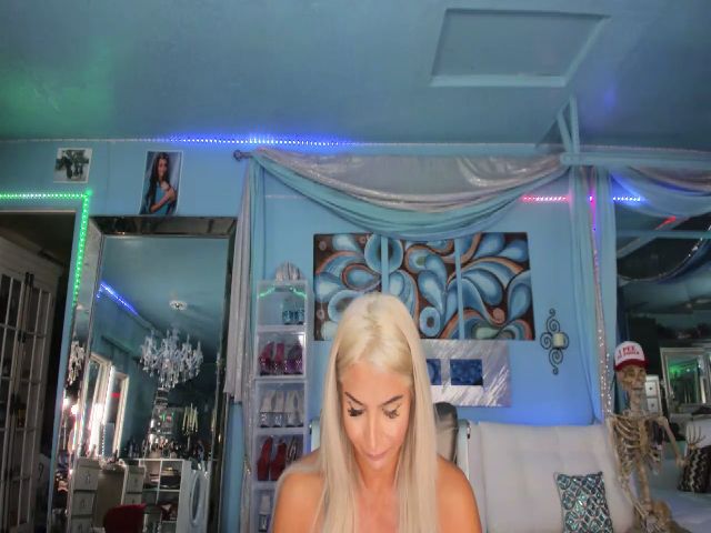 Live sex webcam photo for ADRIANA_FOX #269630494