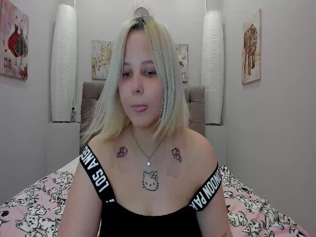 Live sex webcam photo for Helokit #269619539