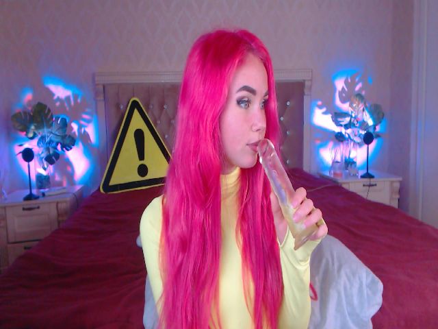 Live sex webcam photo for Sarah_Pink #269629433