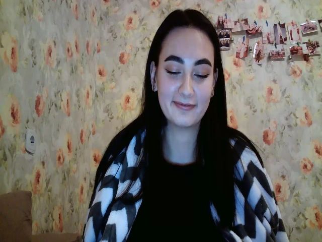 Live sex webcam photo for lolly_hollyy #269628116