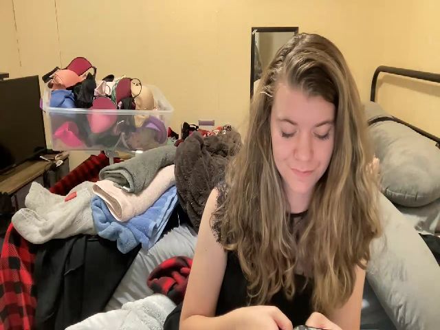 Live sex webcam photo for Trixiegirl3 #269614877